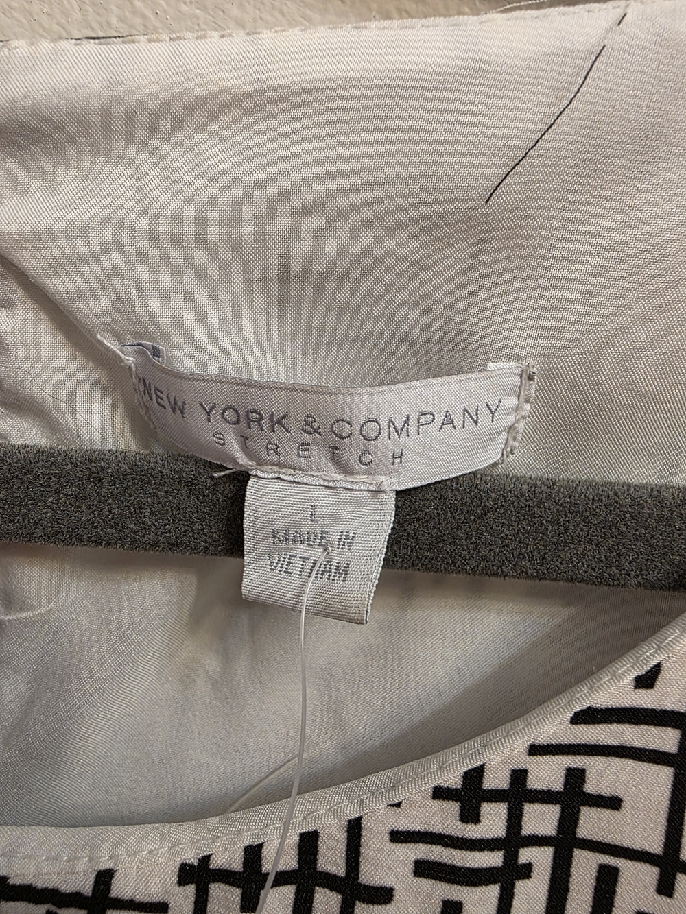 New York & Company Stretch Top in White with Black Print